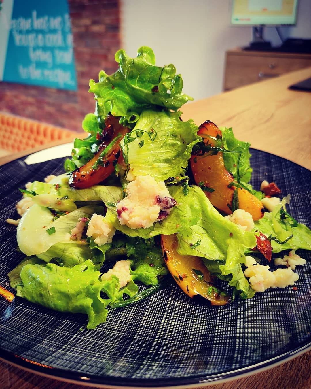 Green Salad with Seasonal Fruits